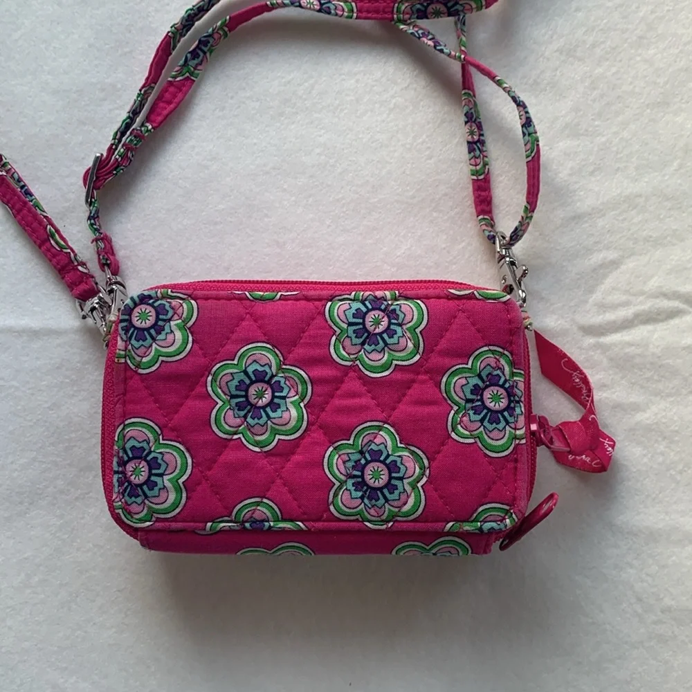 Vera Bradley Wallet with Wristlet &‎ Crossbody Straps - Picture 6 of 8